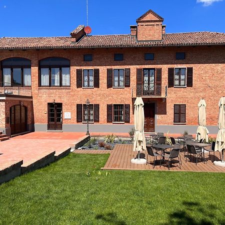 Cascina La Badia Bed & Breakfast Montegrosso d'Asti ภายนอก รูปภาพ