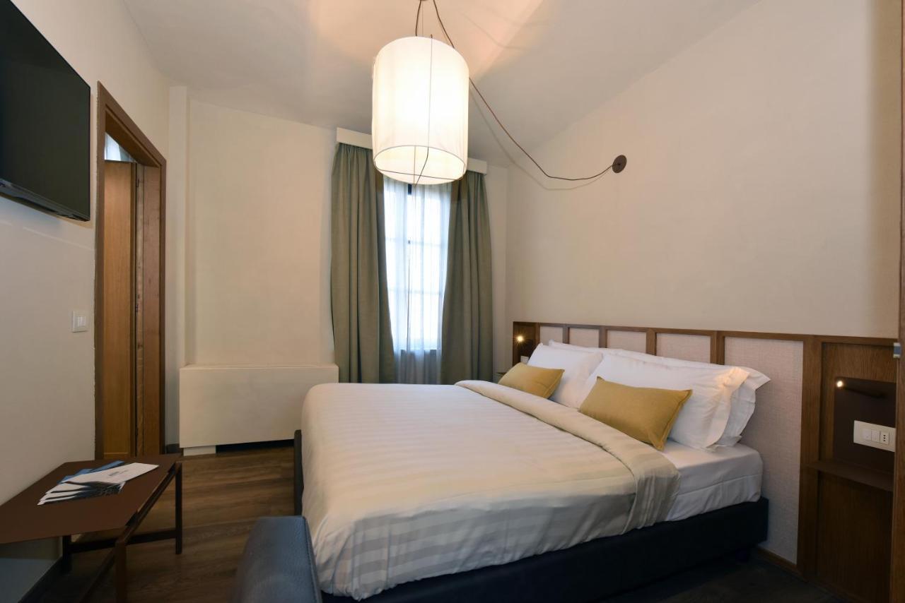 Cascina La Badia Bed & Breakfast Montegrosso d'Asti ภายนอก รูปภาพ